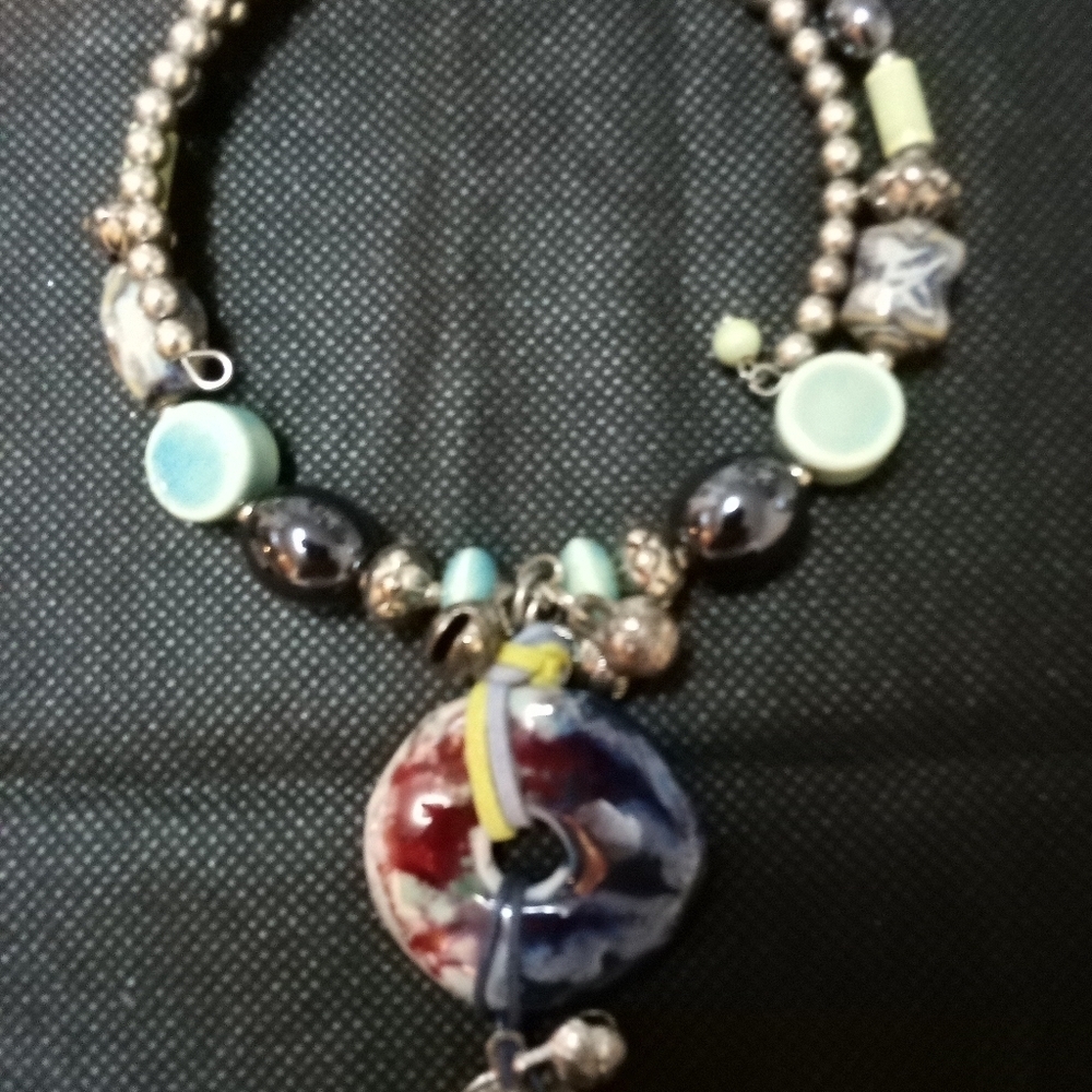 NWOT Peace Vibes ✌️Multicolor Pendant Choker Necklace, Very Colorful Stones. - Picture 7 of 11
